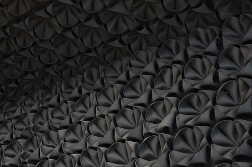 Pannello acustico a muro - CORPORATE AUDITORIUM - Anne Kyyrö Quinn - in tessuto / professionale / decorativo