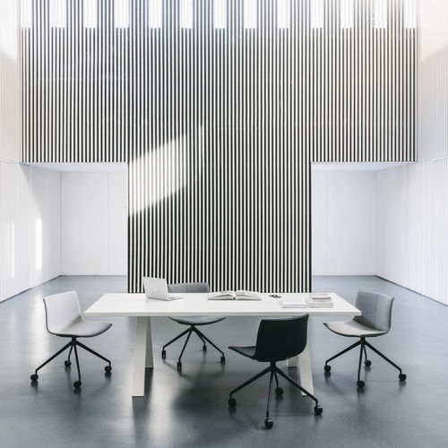Sedia da ufficio contemporanea - CATIFA 53 - Arper - da interno / in tessuto / in pelle