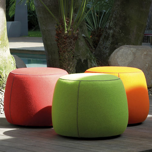 Ottomana contemporanea - APEL - BERNHARD design - in tessuto / in pelle / tonda