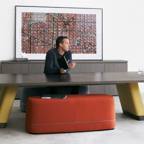 Divanetto imbottito contemporaneo - GALLERY - BERNHARD design - in tessuto / in pelle / contract