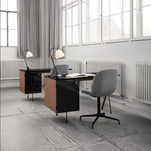 Sedia da ufficio contemporanea - BEETLE - GUBI - da interno / in polipropilene / con supporto in metallo