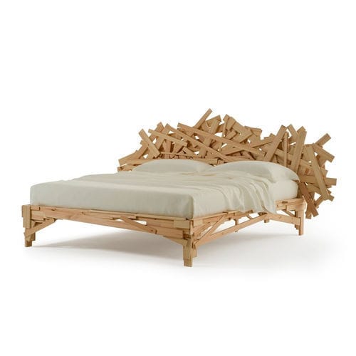 Letto matrimoniale - FAVELA - edra - design originale / con testiera / in pino