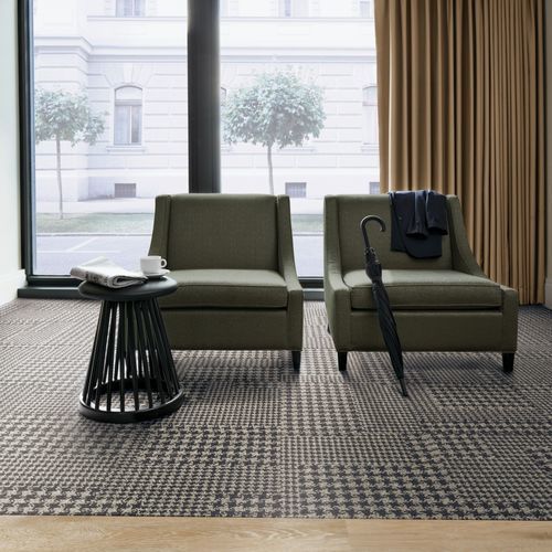 Moquette a quadrotte - COLLINS COTTAGE  - Interface - bouclé / in poliammide / con motivi geometrici