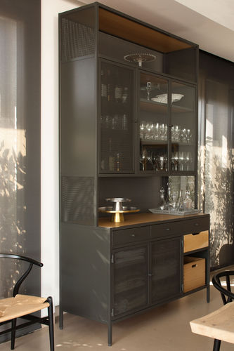 Credenza con alzata contemporanea - NAMLIEH - karen chekerdjian - in legno / in vetro / in metallo
