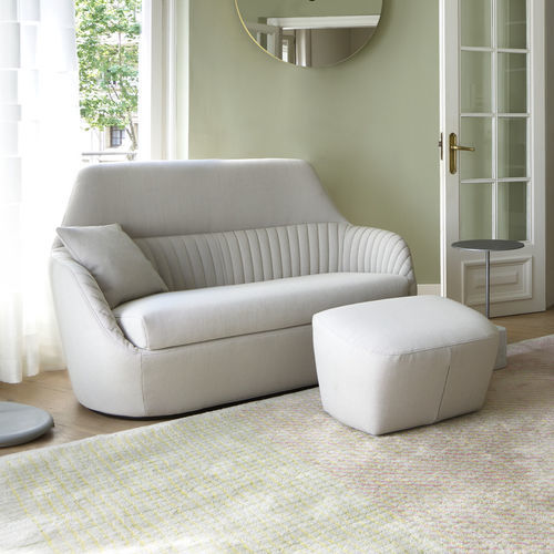 Divano compatto - AMÉDÉE - Ligne Roset - design / in tessuto / in schiuma di poliuretano