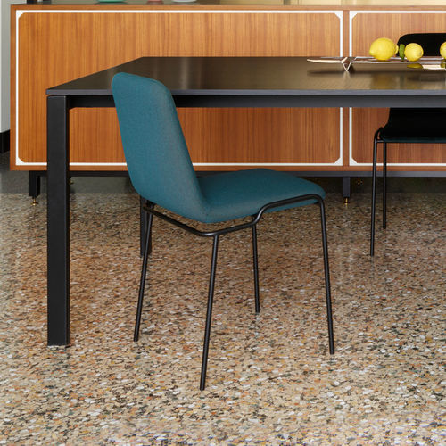 Sedia contemporanea - TADAO - Ligne Roset - da interno / in ABS / in pelle