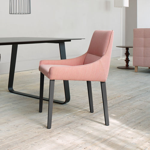 Sedia contemporanea - LONG ISLAND - Ligne Roset - da interno / in pelle / in tessuto