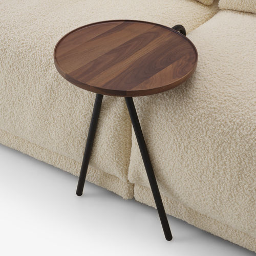 Tavolo d'appoggio contemporaneo - FRÀ - Ligne Roset - in noce americano / con supporto in acciaio laccato / rotondo