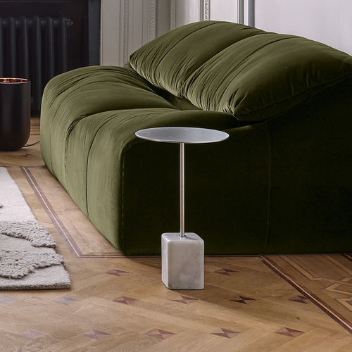 Tavolo d'appoggio contemporaneo - CUPIDON - Ligne Roset - in acciaio laccato / in marmo / con supporto in marmo
