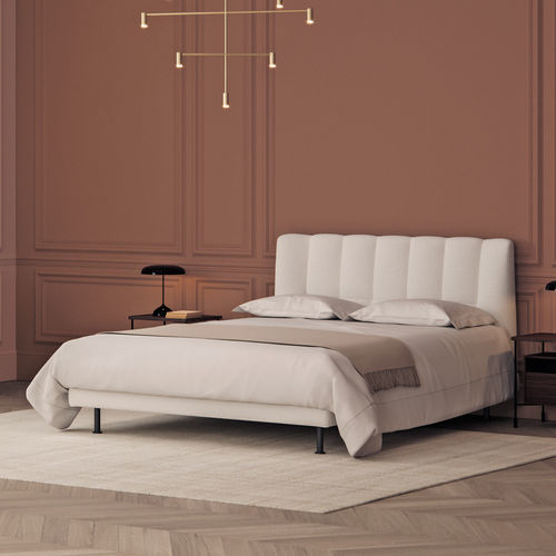 Letto matrimoniale - EVISA - Ligne Roset - contemporaneo / con testiera / imbottito