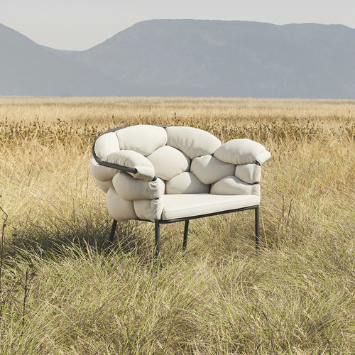 Poltrona design originale - SERPENTINE - Ligne Roset - in tessuto / in schiuma di poliuretano / in alluminio laccato