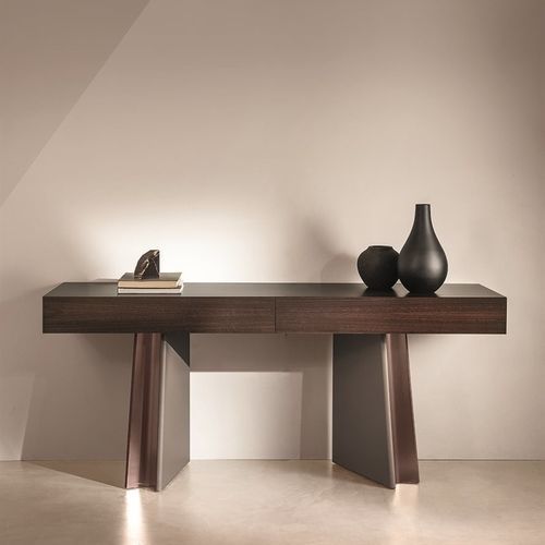 Tavolo d'appoggio contemporaneo - MOUTH - LONGHI S.p.a. - in marmo / con supporto in metallo / triangolare