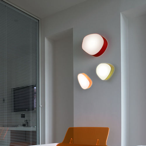 Applique contemporanea - GUIJARROS - Lzf-Lamps - da interno / in legno / in acrilico