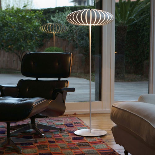 Lampada da terra - MARANGA - Marset Iluminacion - in metallo cromato / in policarbonato / contemporanea