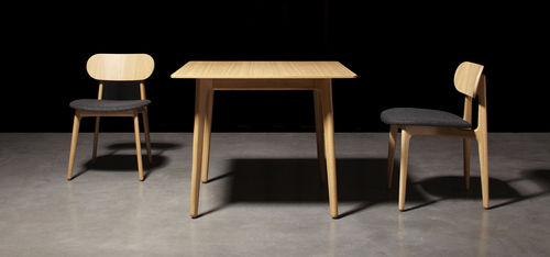 Sedia da pranzo contemporanea - PLC - Modus - in legno / imbottita / contract