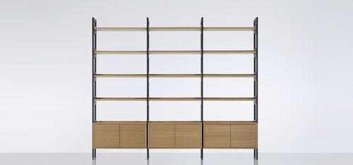 Scaffale contemporaneo - META - Modus - in rovere / in acciaio laccato / contract