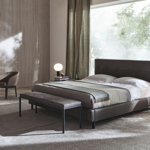 Panca contemporanea - ANTON - Molteni&C - in pelle / in eucalipto / in rovere