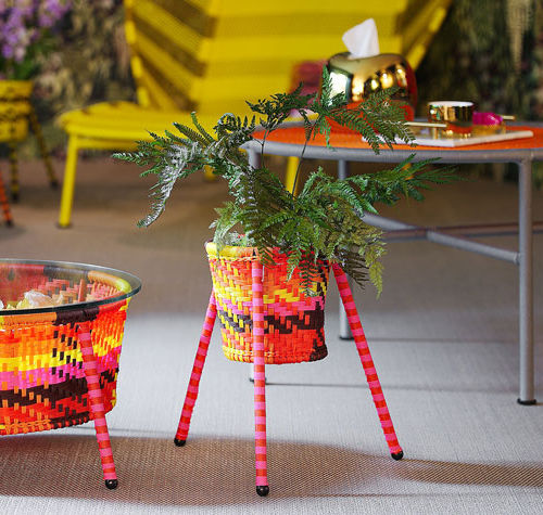 Vaso da giardino in polietilene - JARDIN SUSPENDU - MOROSO - in acciaio / con piedi / rotondo