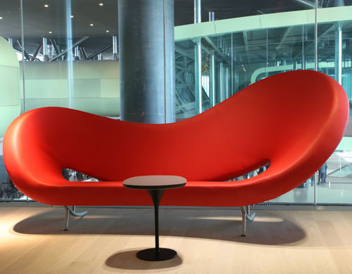 Divano design originale - VICTORIA AND ALBERT - MOROSO - in tessuto / in pelle / con braccioli