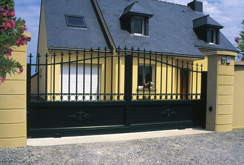 Cancello scorrevole - TRADITION : LIPARIS - Horizal - in alluminio / a sbarre / a motore