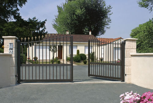 Cancello battente - TRADITION : ELYME - Horizal - in alluminio / a sbarre / a motore