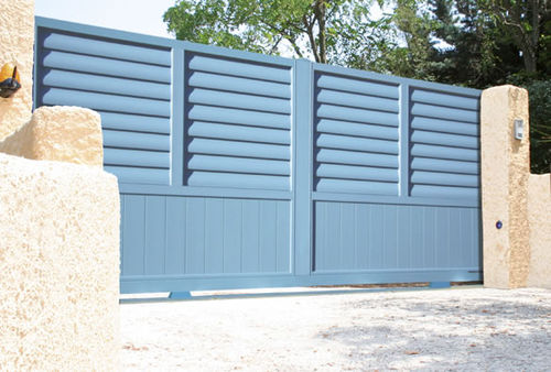 Cancello scorrevole - CONTEMPORAIN : GARITA - Horizal - in alluminio / a sbarre / a motore