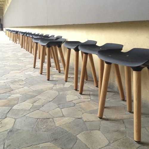 Sgabello classico - PILOT  - SDC_lab - in rovere / con supporto in legno / con poggiapiedi