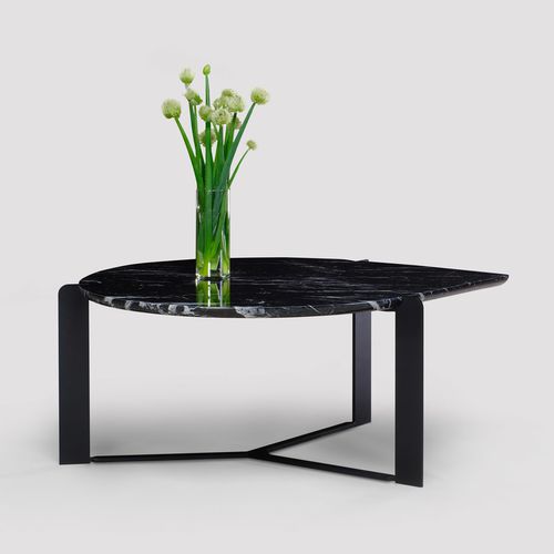 Tavolino basso contemporaneo - DROP  - Skram Furniture - in marmo / con supporto in metallo / rotondo