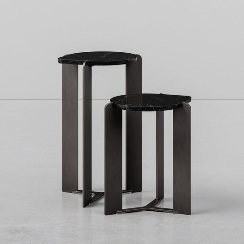Tavolo d'appoggio contemporaneo - D04 - Skram Furniture - in marmo / con supporto in metallo / rotondo