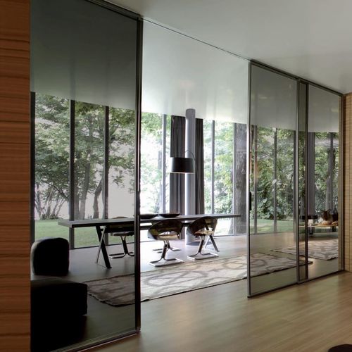 Divisorio per ufficio con fissaggio a soffitto - Pavilion - TreP Srl - in vetro / in alluminio / modulare