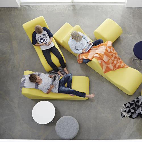 Chaise longue contemporanea - WELLE - VerPan - in schiuma di poliuretano / per edifici pubblici / per spazi pubblici