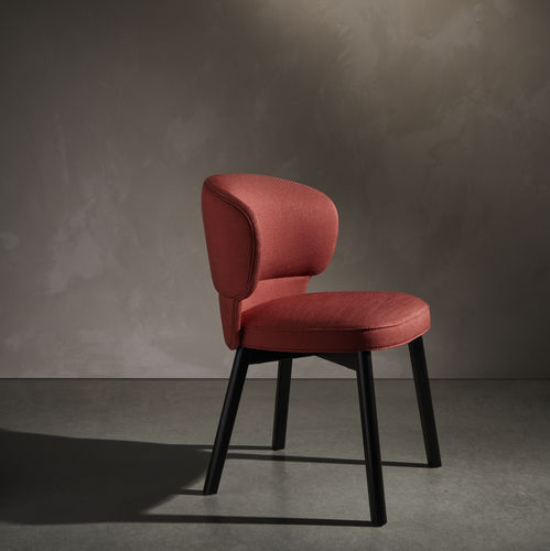 Sedia contemporanea - Morton - Wittmann - da interno / in tessuto / in pelle