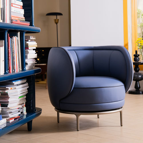Poltrona contemporanea - VUELTA  - Wittmann - in pelle / in velluto / in legno