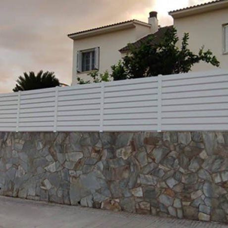 Recinzione a pannelli - HELIOS - Dlimity - a lamelle / per spazi verdi / residenziale
