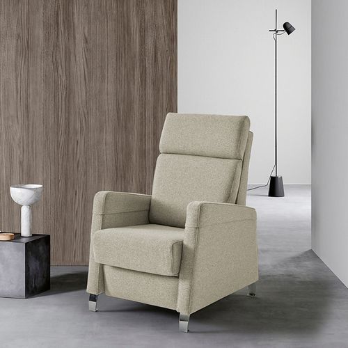 Poltrona relax contemporanea - KIRA - Mopal Tapizados S.L. - in tessuto / in pino / con poggiapiedi