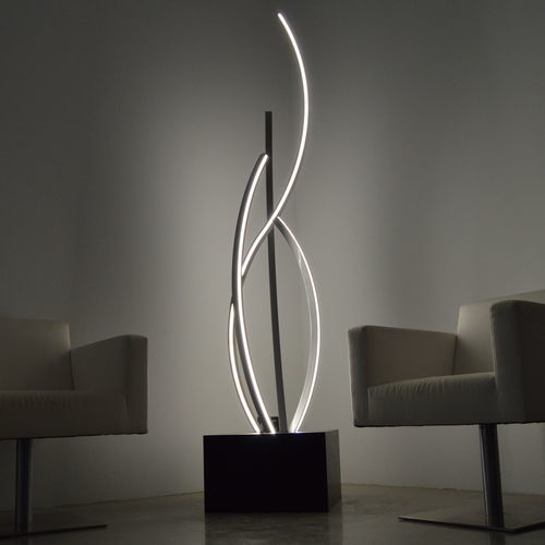 Lampada da terra - FLAME - KISSA LAMPS - in alluminio anodizzato / in alluminio estruso / design originale