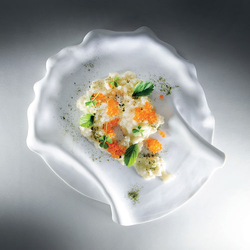 Piatto piatto - SETA.01 - ROYALE S.R.L. - rotondo / in porcellana / contract