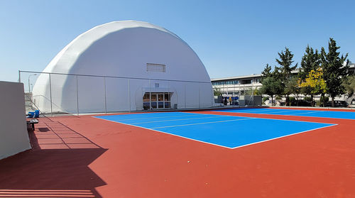 Pressostruttura con membrana in PVC - BASKETBALL FIELD COVER  - Vector - per impianto sportivo / per edificio / per scuola