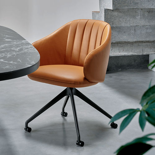Sedia contemporanea - Baani - Leolux Global bv - da interno / in tessuto / in pelle