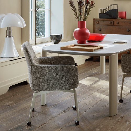 Sedia da pranzo contemporanea - Gyon - Leolux Global bv - da interno / in tessuto / in pelle