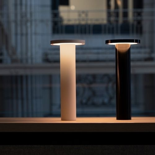 Lampada da tavolo - LUCI - Pablo Designs - in alluminio / in ottone / contemporanea