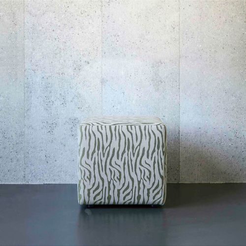 Pouf contemporaneo - Square - Evolution 21 - Karine Bonjean bv - in tessuto / in legno / quadrato