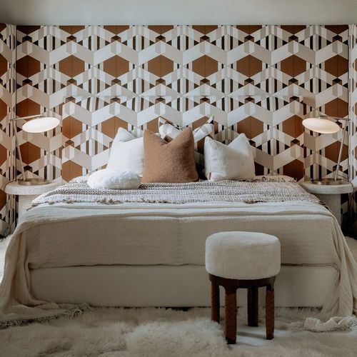 Letto matrimoniale - Coup de Foudre - Evolution 21 - Karine Bonjean bv - contemporaneo / con testiera imbottita / in tessuto