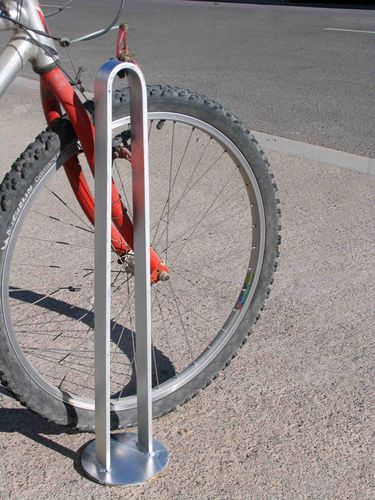 Rastrelliera per biciclette a pavimento - URBAN    - mobipark - verticale / per spazi pubblici / in acciaio
