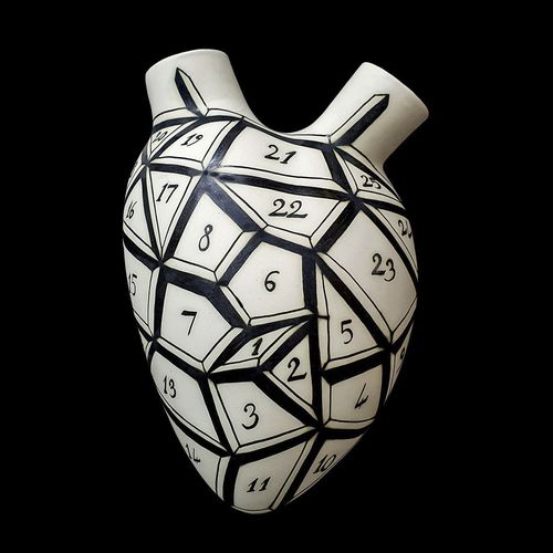 Vaso contemporaneo - RETICULUM - ELICA STUDIO - in porcellana / per muro / fatto a mano