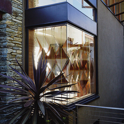 Frangisole in noce - Elish Warlop Design Studio - per finestra / verticale / personalizzabile