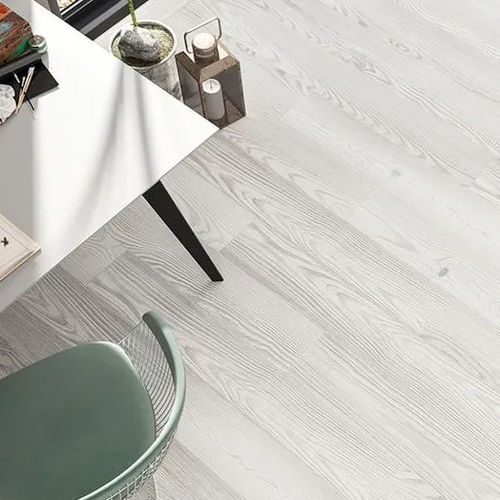 Pavimento laminato in HDF - LILIUM  - AGT Agac - aspetto legno / per uso residenziale / antigraffio