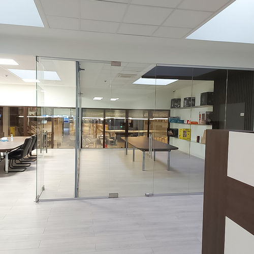 Parete fissa - Transparent Design SRL - in vetro / professionale / per uso residenziale