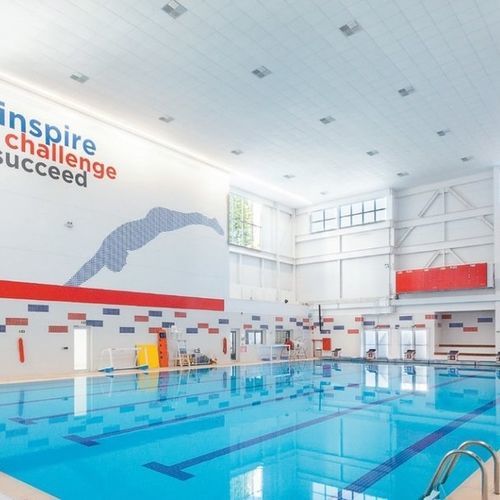 Controsoffitto in fibra minerale - HYGENA Aquatec - Knauf Ceiling Solutions - a quadrotte / per camera bianca / da interno