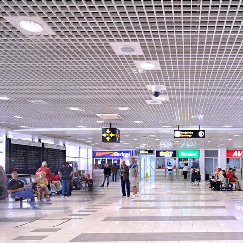 Controsoffitto in acciaio galvanizzato - Armstrong Cellio - Knauf Ceiling Solutions - a quadrotte / da interno / idrofugo
